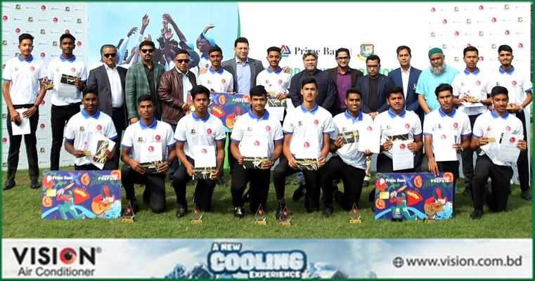 পুরস্কৃত হলেন স্কুল ক্রিকেটের দেশসেরা ক্রিকেটাররা